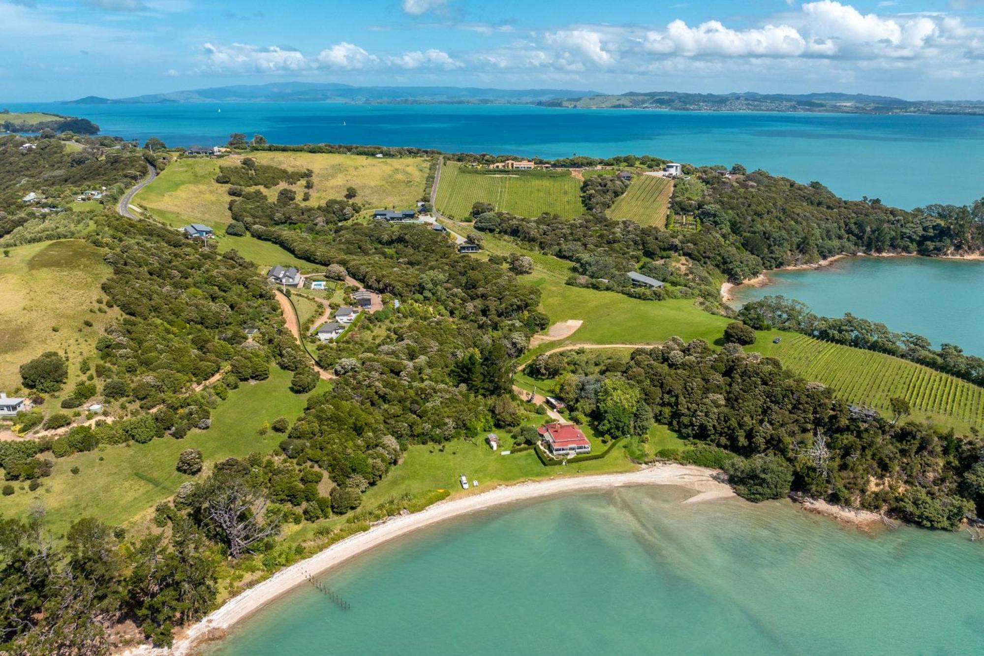 Te Whau Bach Apartments - Stay Waiheke Te Whau Bay Eksteriør billede