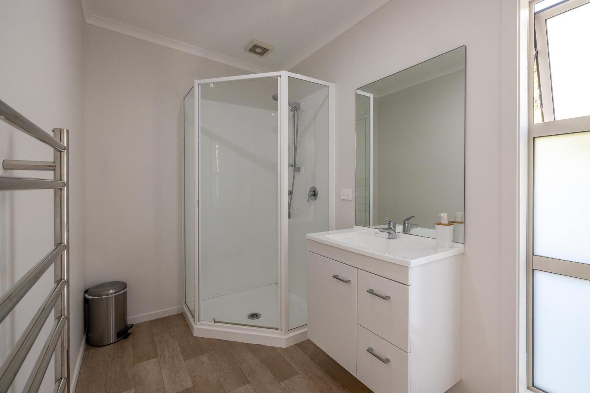 Te Whau Bach Apartments - Stay Waiheke Te Whau Bay Eksteriør billede